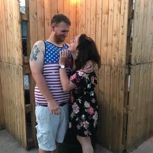 Meet your Posher, Caitlin